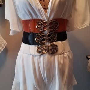 On trend Stretch belt. White only.